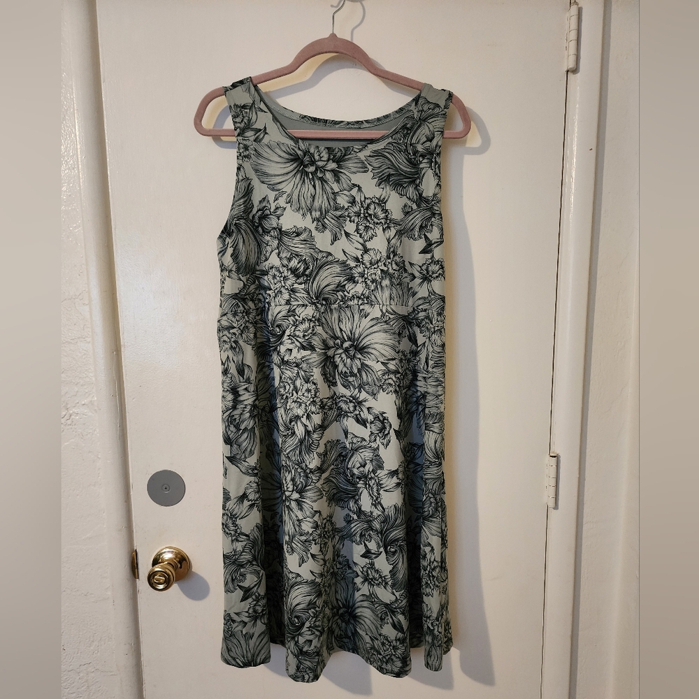 Soft and stretchy women's dress knee length